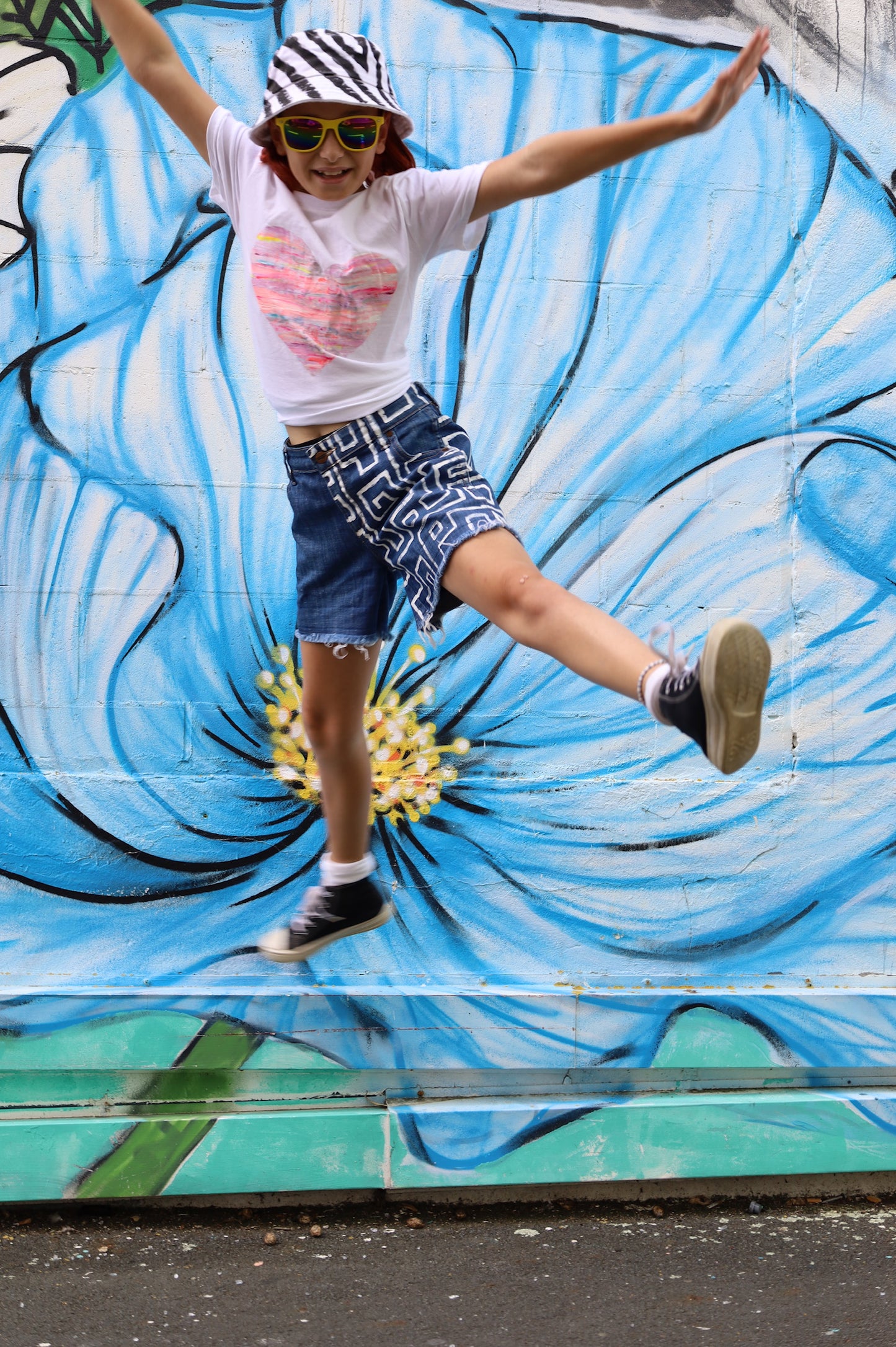 Squiggle Shorts size 7